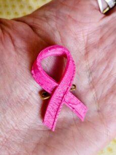 Professionnelles du bien-être Les Fées du Bien accompagnant les patients atteints de cancer lors d’Octobre Rose à Tours